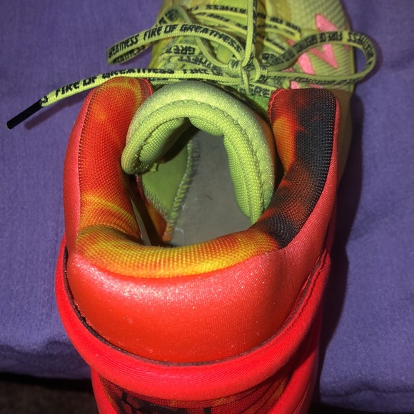 Used Adidas D.O.N. Issue #2 “Fire Of Greatness” Sneakers Size 13 - Picture 7 of 8